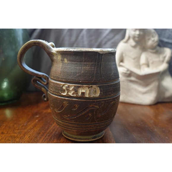 Rare pottery decorative handle high gloss interior mug with artist signature‎